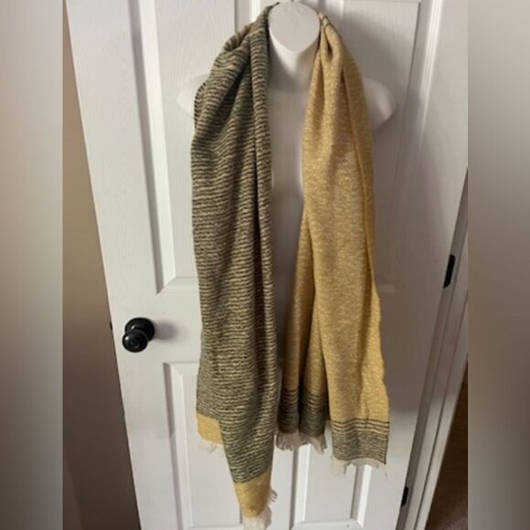 🆕 Women’s Janice Apparel Yellow / black Scarf - Picture 2 of 7